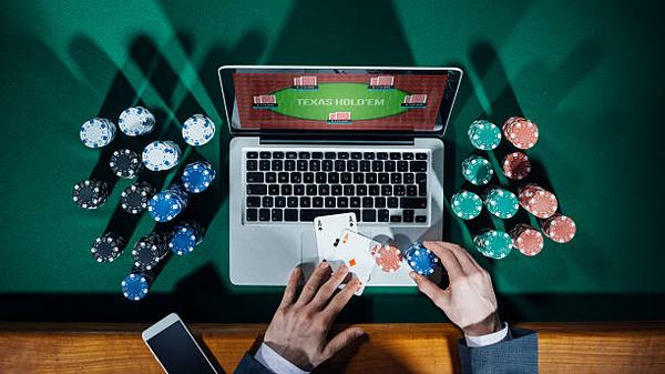 Online player experiences in the growing online casino industry